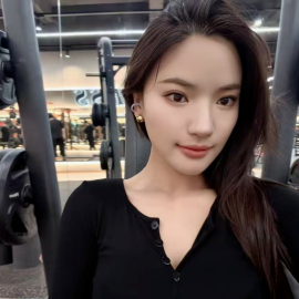 一字马私教安妮