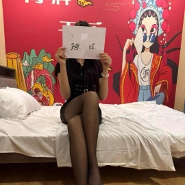 服务系小姐姐拉丝水床