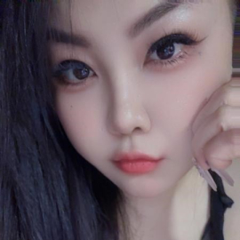 春节不休息大奶妹